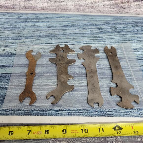 Vintage flat steel multi size wrenches - Picture 1 of 6